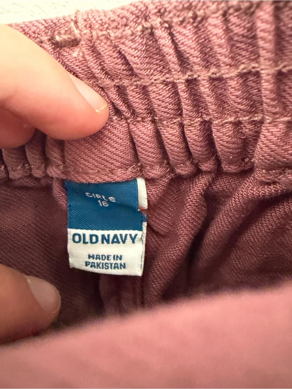 Old Navy burgundy pink shorts with elastic waistband, size 16 #oldnavy #elastic
